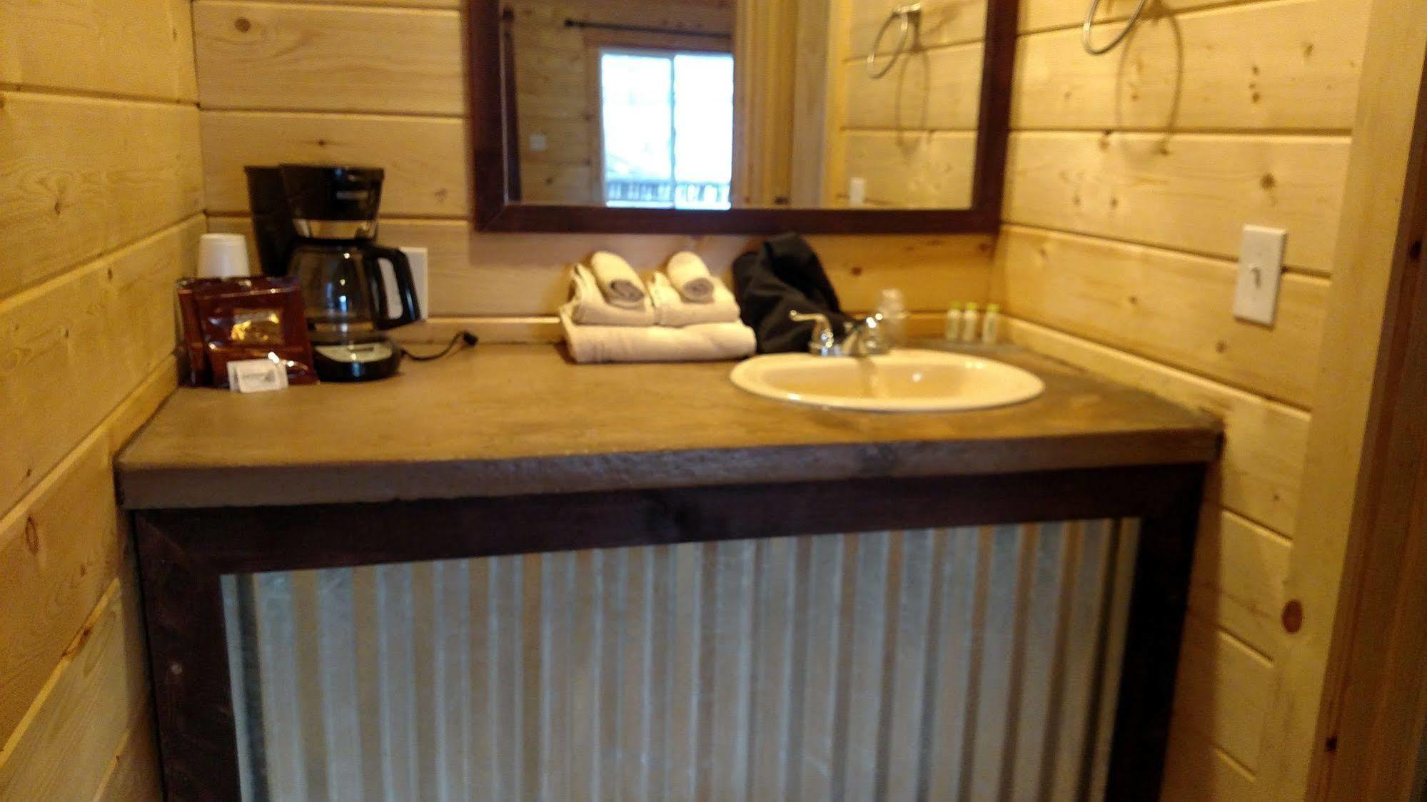 טרופיק Bryce Valley Lodging מראה חיצוני תמונה