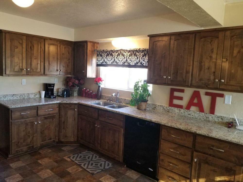 טרופיק Bryce Valley Lodging מראה חיצוני תמונה